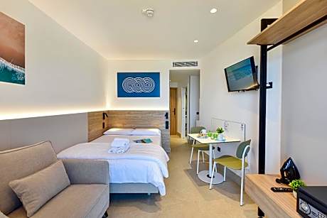 Double Room with Balcony and Sea View