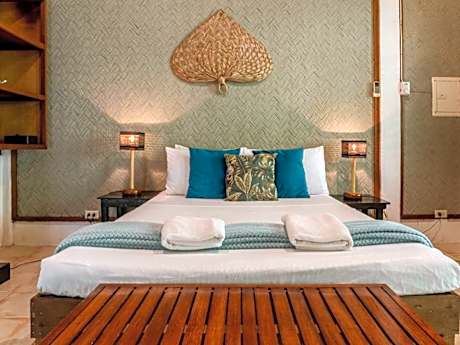 Standard Room with Garden View