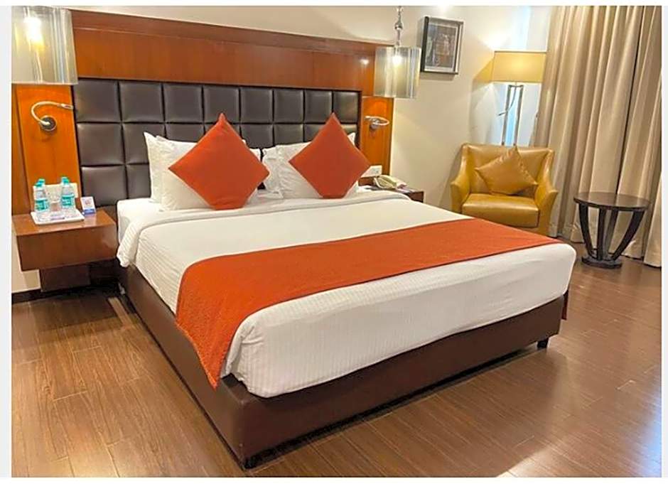 Photo 1 of 2 of 1 King Bed Suite