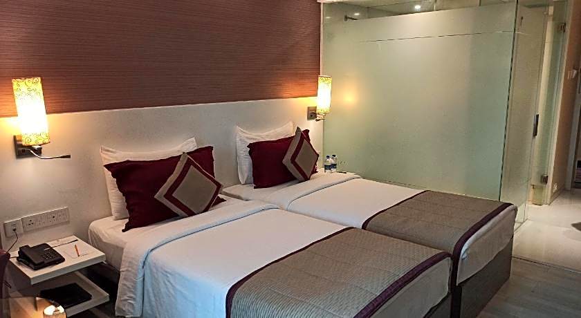 Majestic Court Sarovar Portico