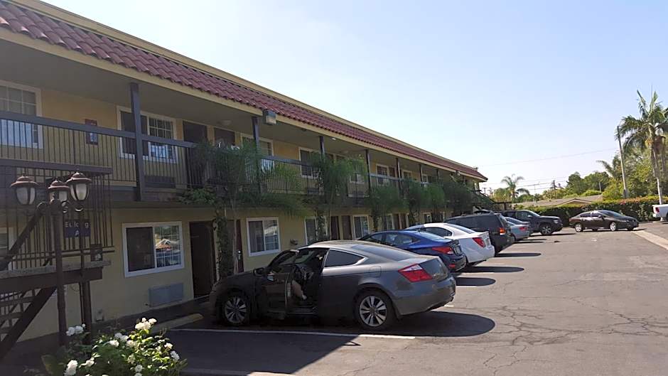 Anaheim Astoria Inn & Suites
