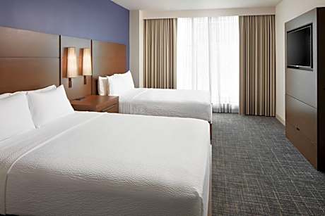 One-Bedroom Queen Suite with Sofa Bed and City View - Hearing Accessible