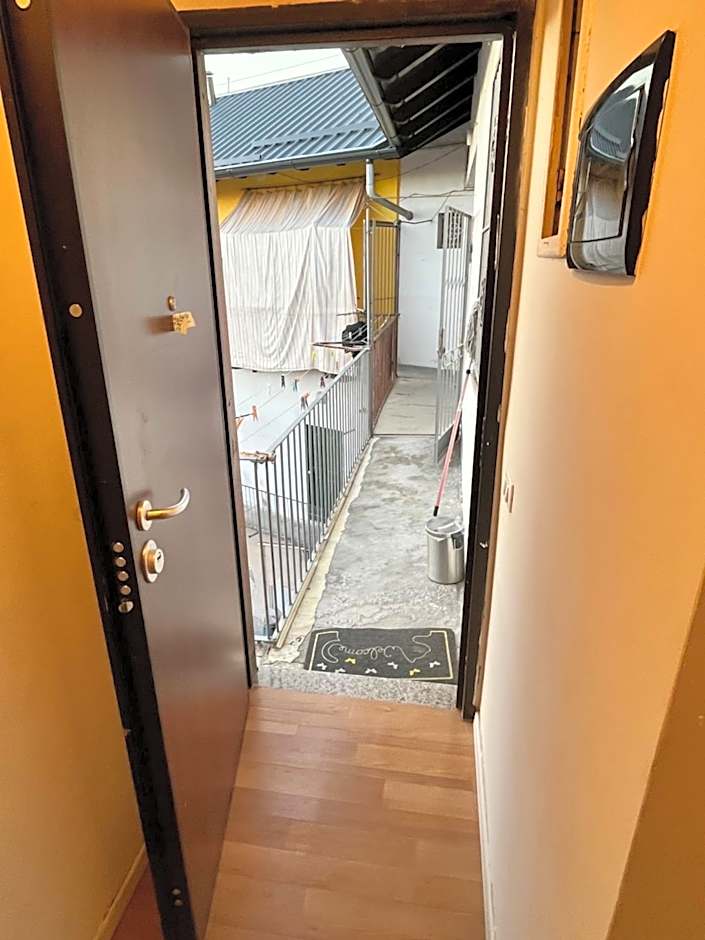 Room Saronno + B&B