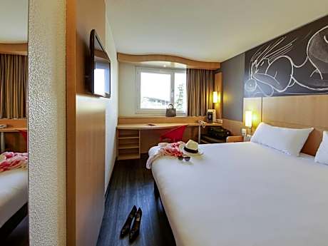 Standard Double Room - Mobility Accessible