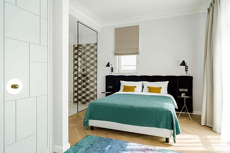 No.4 Residence