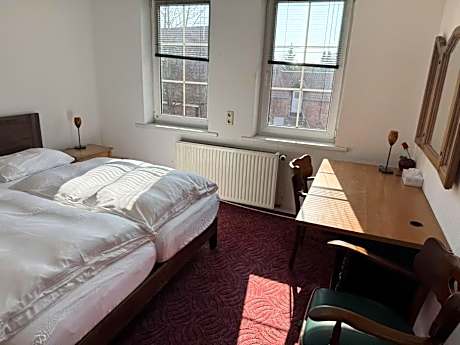 Double Room with Shared Toilet