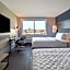 Tru by Hilton Manchester Downtown