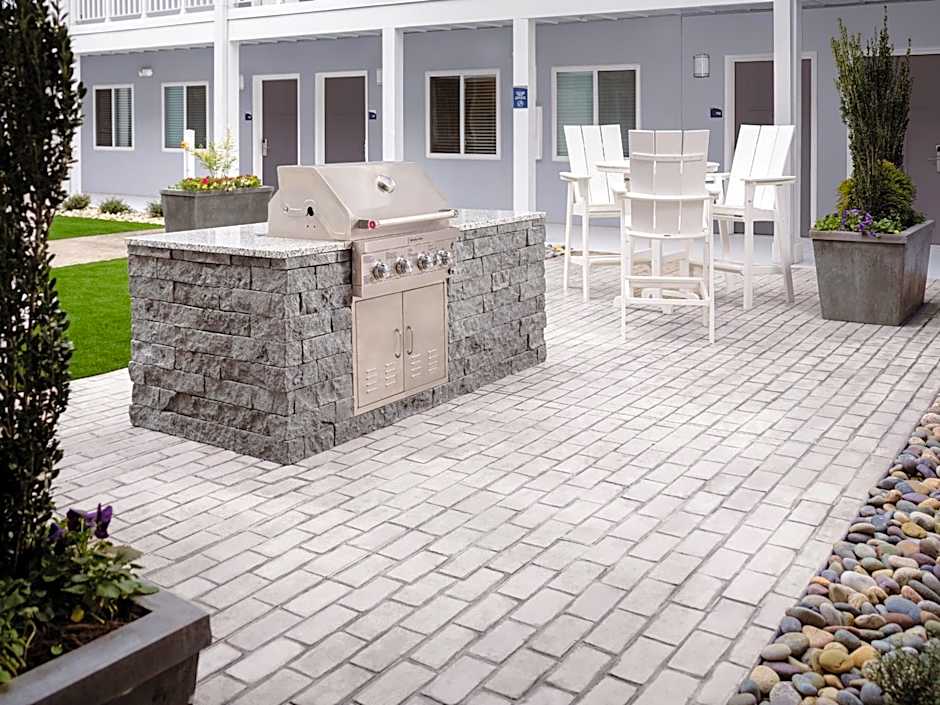 stayAPT Suites Pensacola-UWF/Florida Hospital Area
