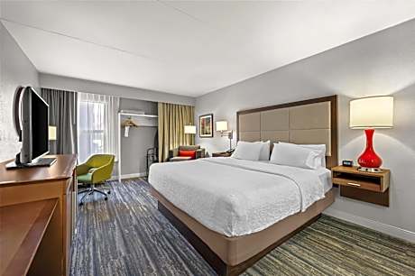 King Room with King Bed - Non-Smoking