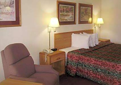 Econo Lodge Inn & Suites Jackson