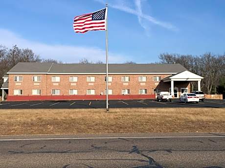 Adams Inn and Suites