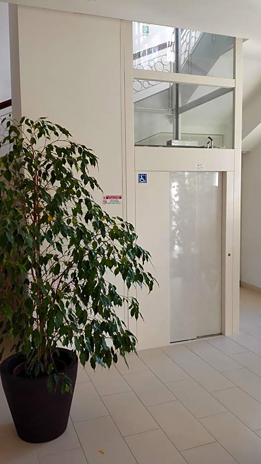 Eliopoli Beach Hostel & Restaurant