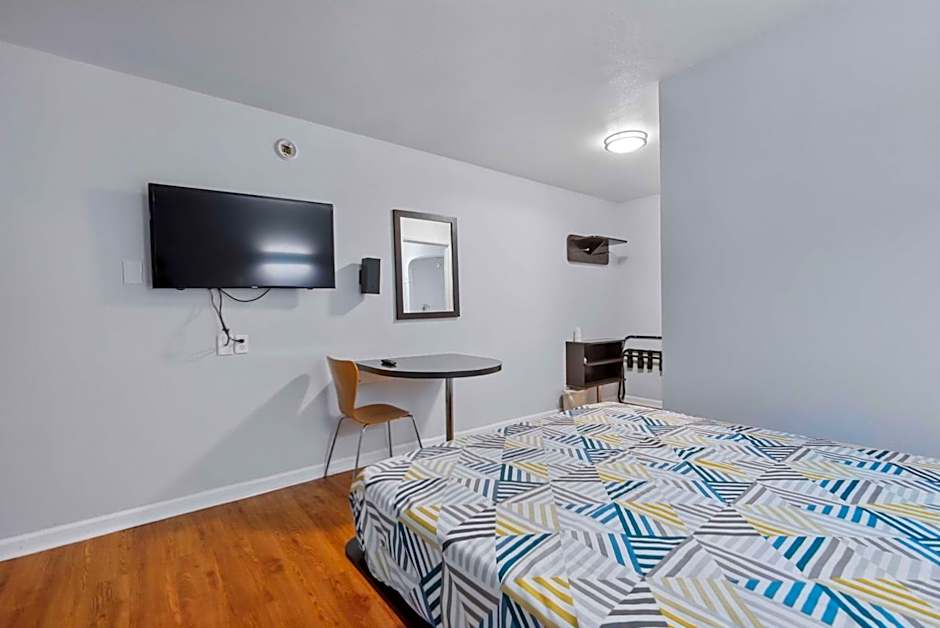 Motel 6-Normal, IL - Bloomington Area