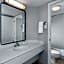 Days Inn & Suites by Wyndham Arlington Heights