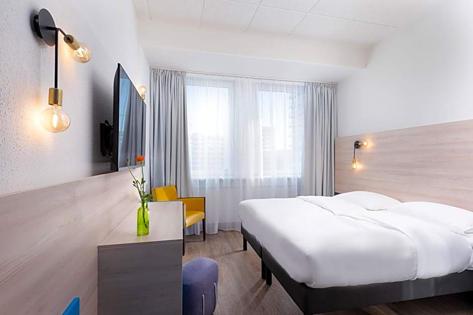 greet Berlin Alexanderplatz