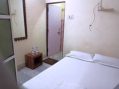 Basement Budget Room