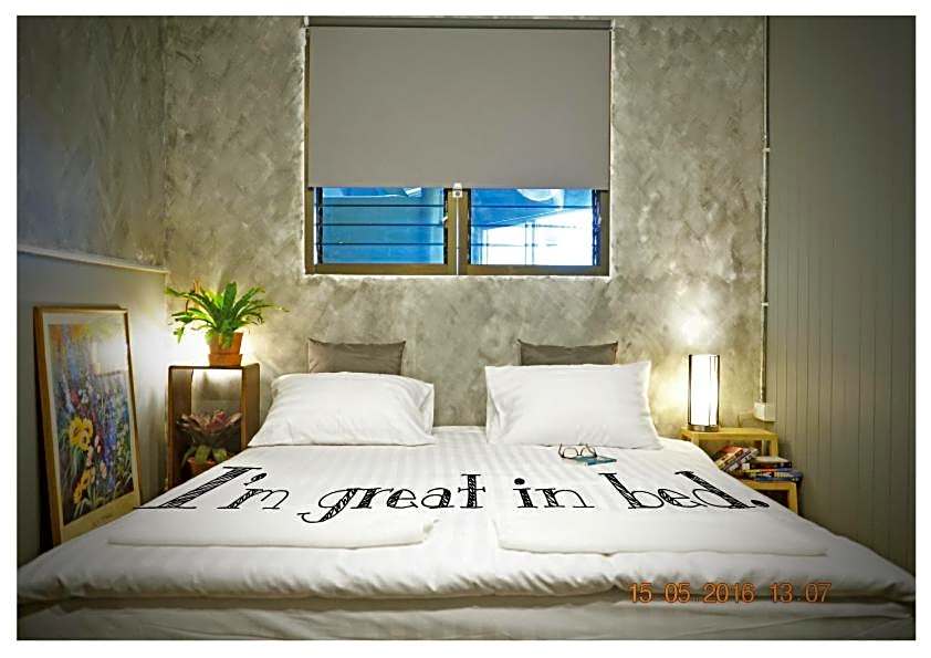 Goodfellas Thong lo Hostel #NO CHECK IN AFTER 5 PM-CHECK IN TIME NEEDED#