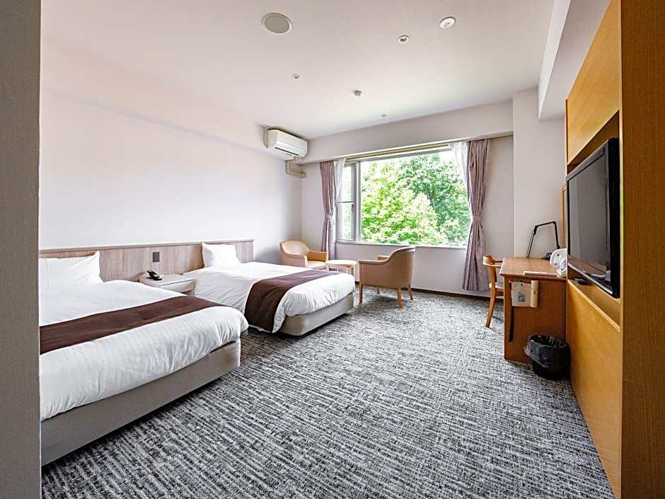 Yuyado Kuttari Onsen Lake Inn