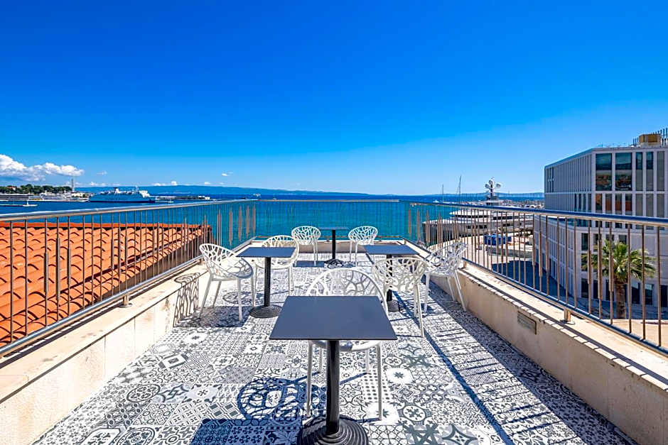 Galeria Valeria Seaside Downtown - MAG Quaint & Elegant Boutique Hotels