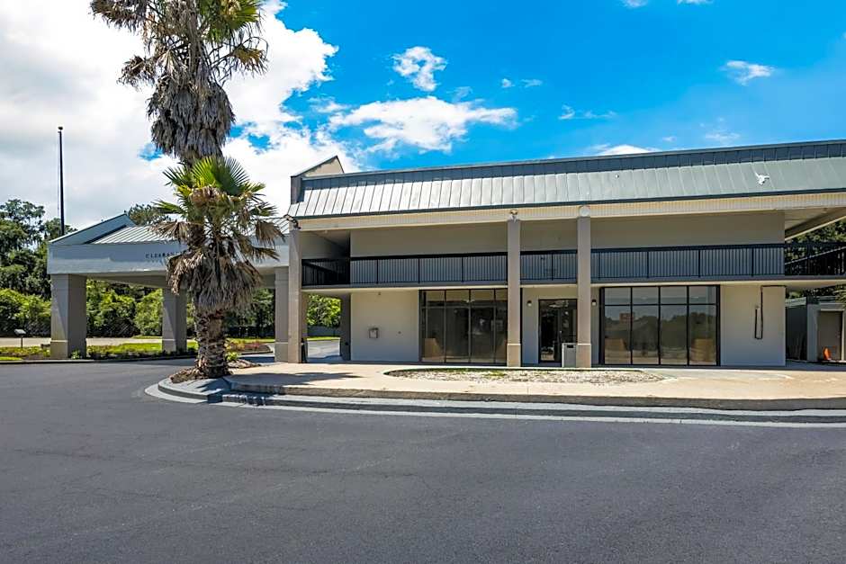 Suburban Studios Hinesville - Fort Stewart Area