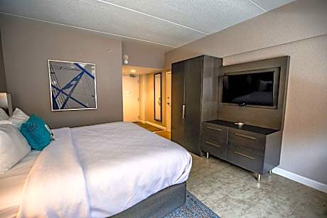 Standard King Room with Mobility Accessible Roll-In Shower