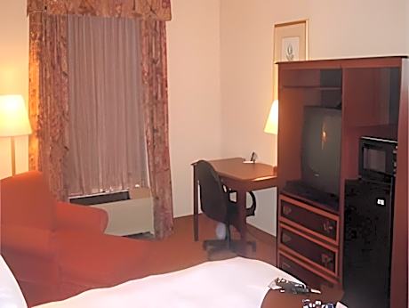 Queen Room with Two Queen Beds (4 Adults)