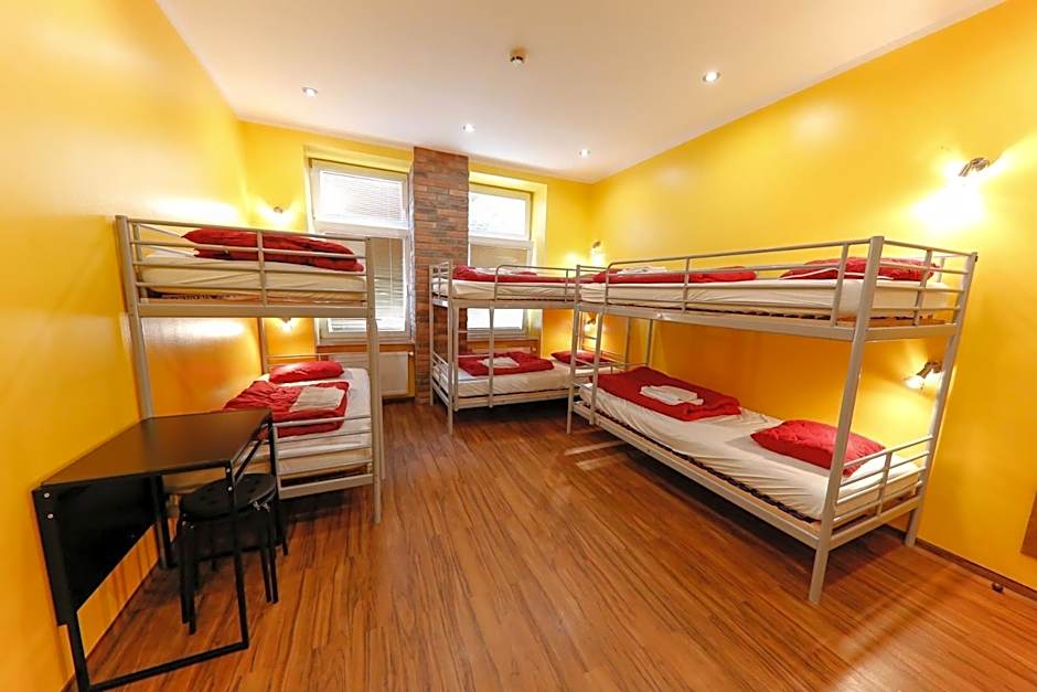 Do Step Inn Home - Hotel & Hostel