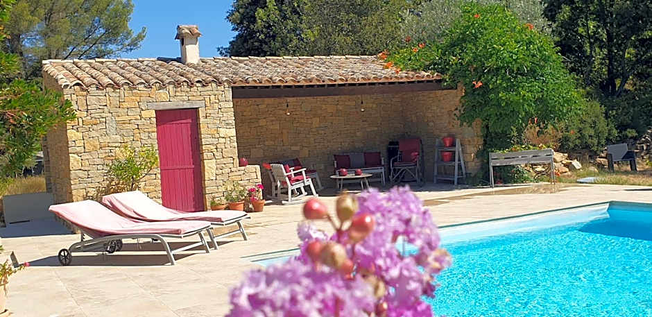 Gîtes Mas des rochers - Case bambou avec Spa