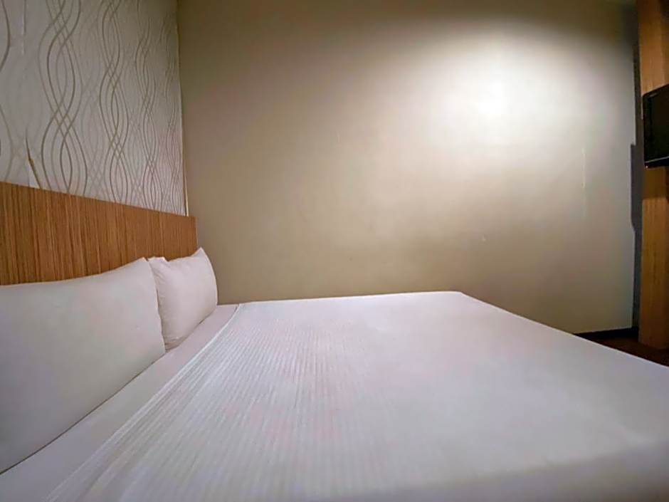 OYO 89752 7 DAYS EXPRESS HOTEL