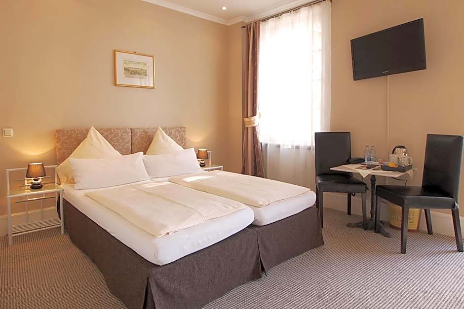 Hotel Am Schloss Biebrich