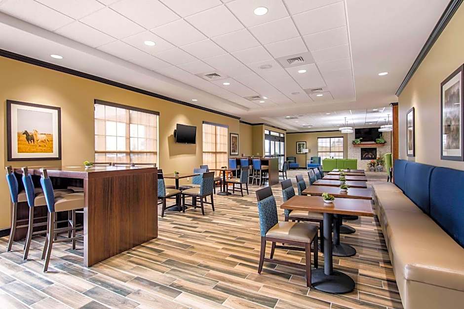 Comfort Suites