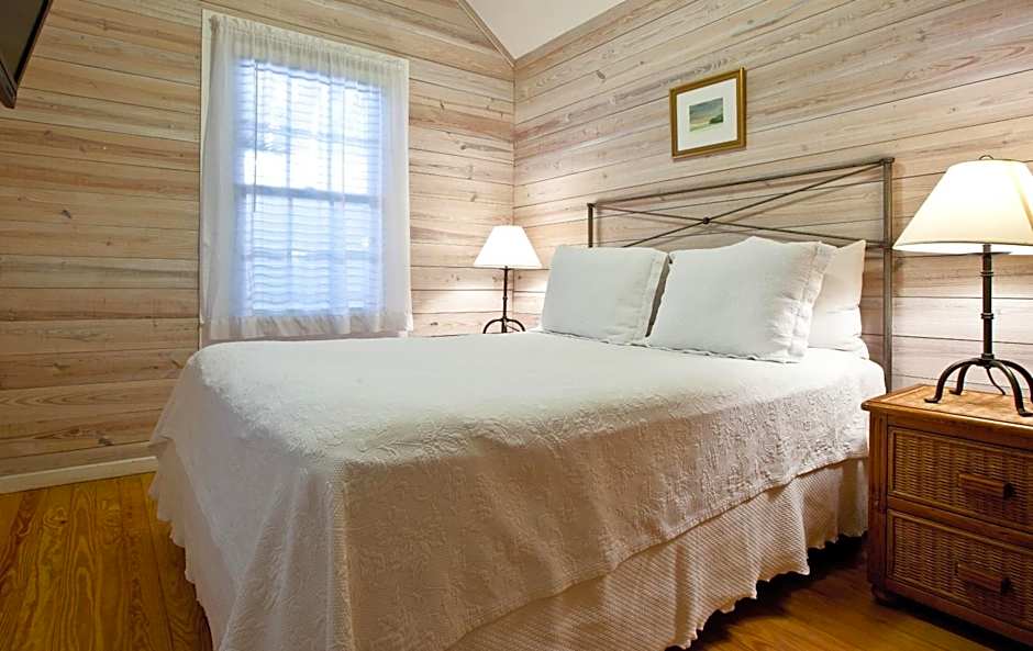 Island City House