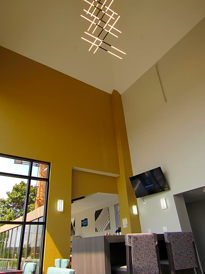 Clarion Pointe McDonough