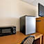 First Inn By OYO Quinter Hwy 70
