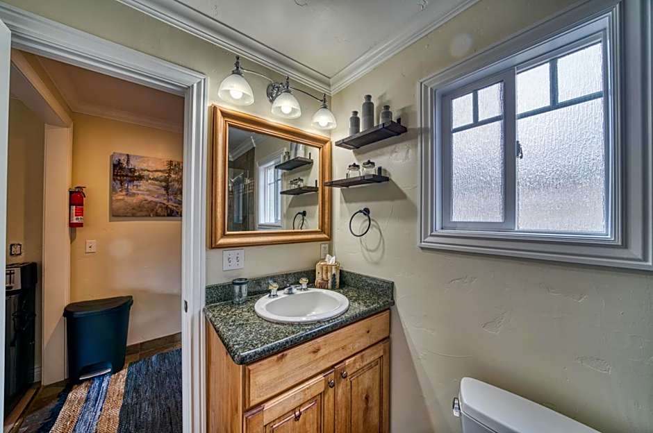 Moose and Maple Lodge