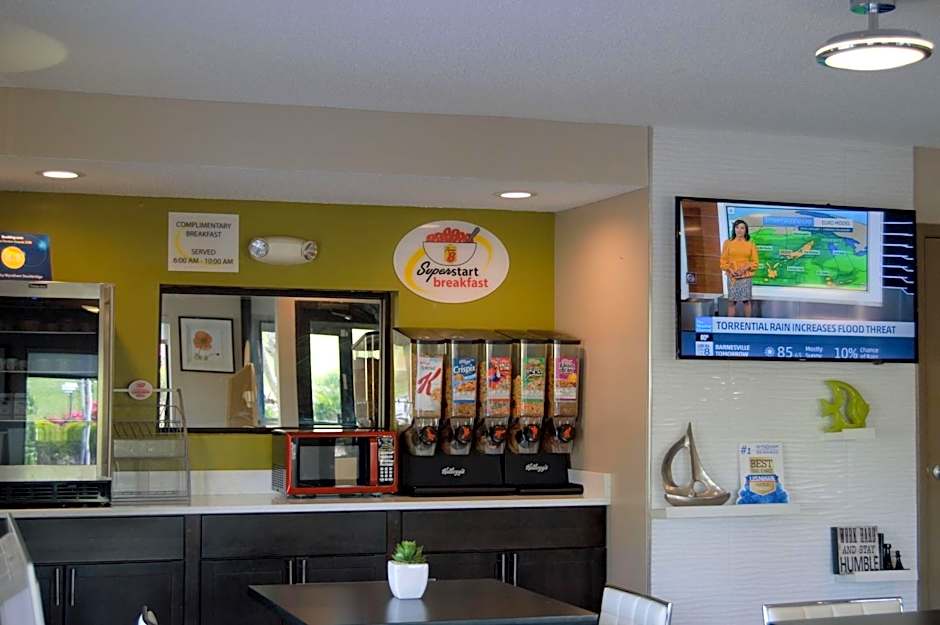 Super 8 by Wyndham Stockbridge