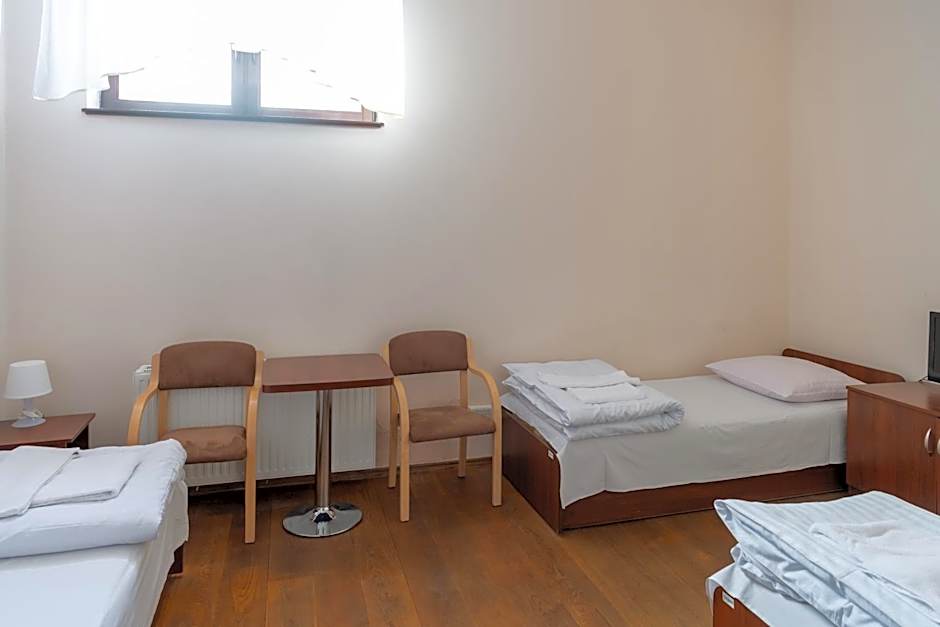 Centrum Edukacyjno-Rozwojowe Wrocław Pawłowice - bezpłatny parking