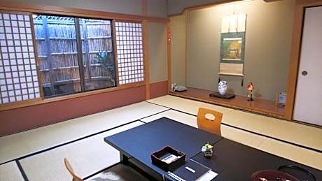 Japanese-Style Family Room