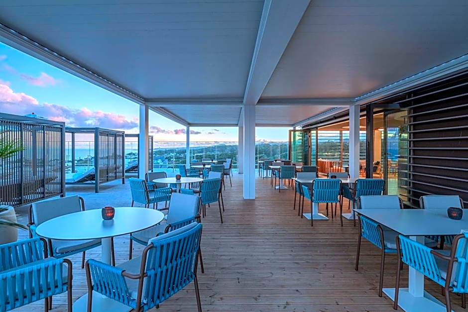 DoubleTree by Hilton Lagoa Azores