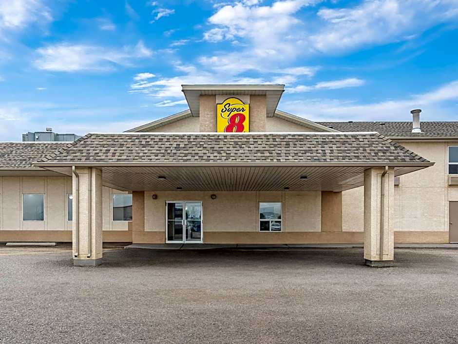 Super 8 by Wyndham Meadow Lake