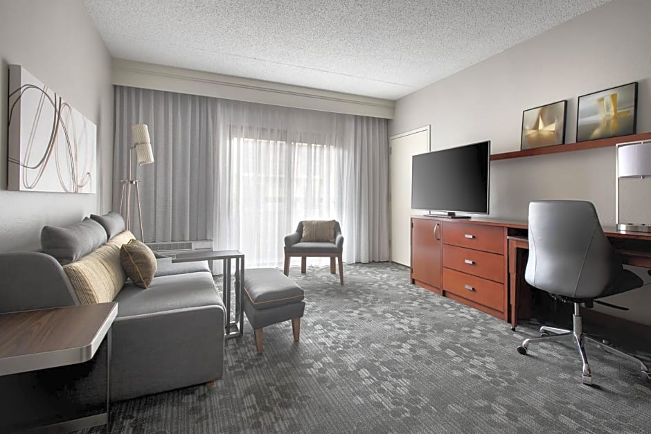 Courtyard by Marriott Lincroft Red Bank