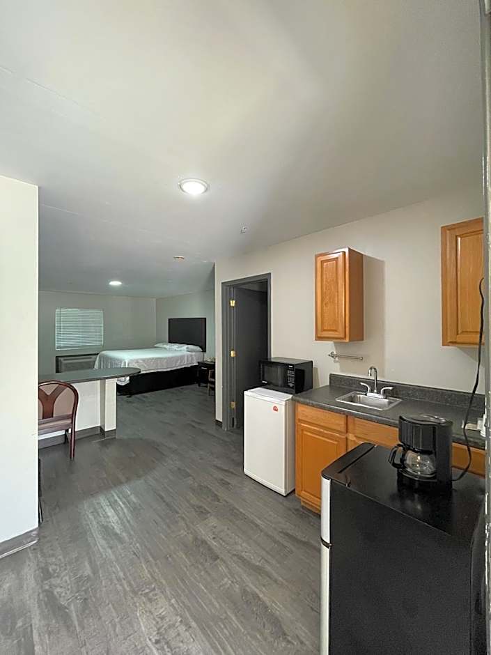 High Falls Inn & Suites