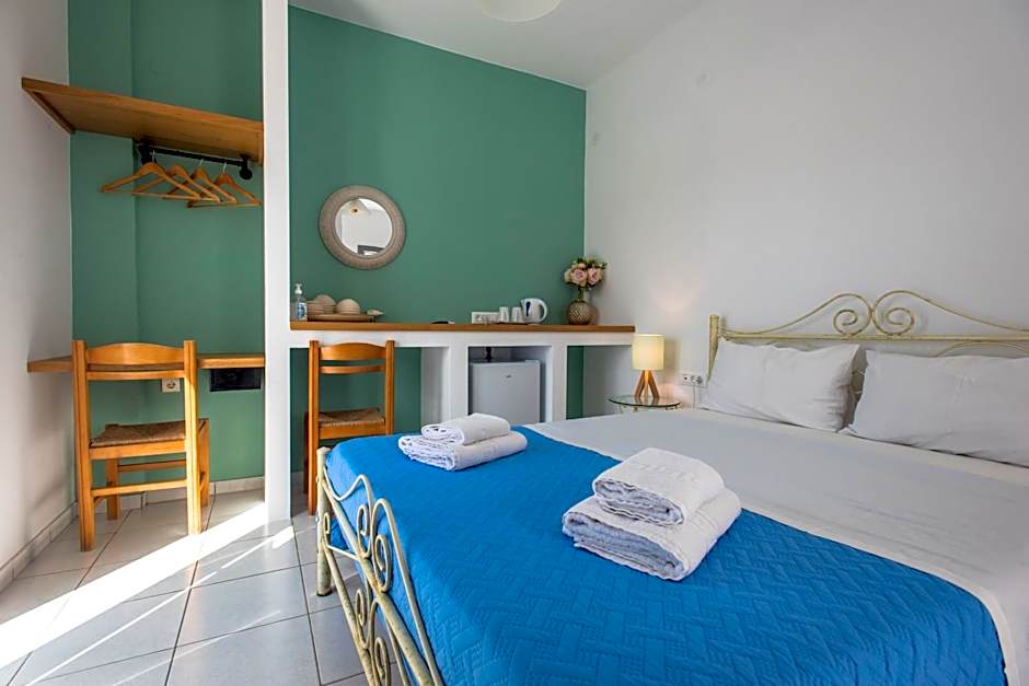 V-rooms in Milos Cyclades