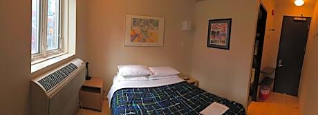 Standard Room with Double Bed and Private Bathroom