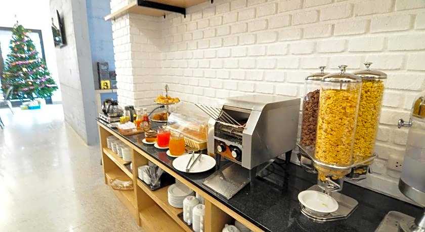 Forty Winks Phuket Hotel