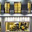 O Monot Luxury Boutique Hotel