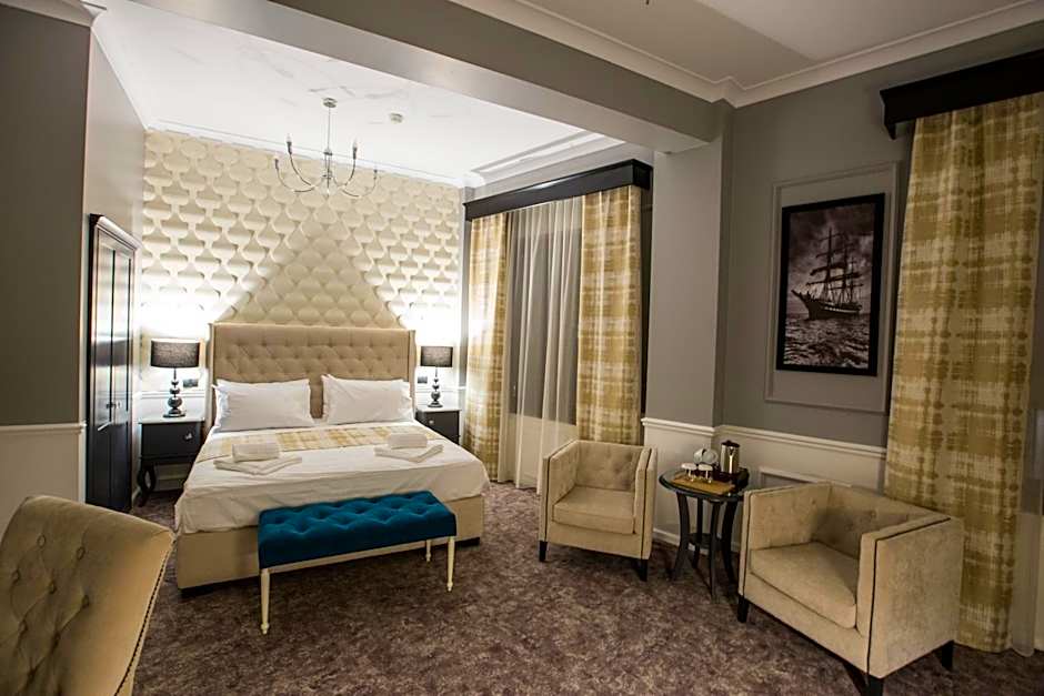 Peninsula Boutique Hotel