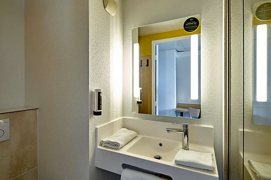 B&B HOTEL Paris Nord Gonesse Parc des Expos