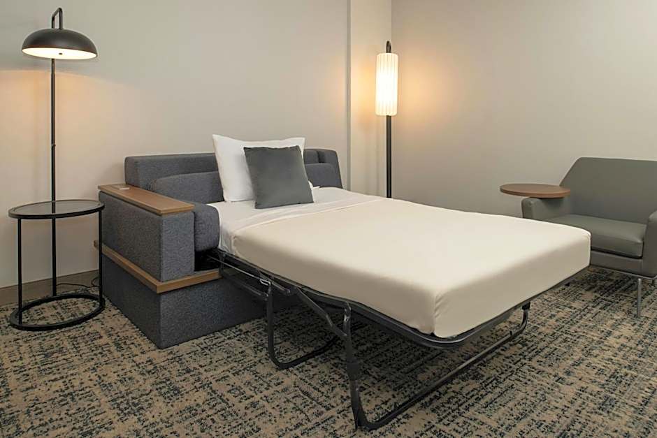 Courtyard by Marriott Houston City Place