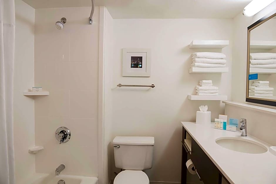 Hampton Inn By Hilton Milwaukee-Northwest